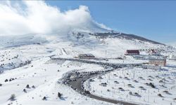 Yıldız Dağı hafta sonu kayakseverlerle doldu