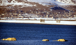 Van Gölü'nde geri çekilme ile birlikte adacıklar oluştu