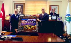 Hakkari Valisi Taşyapan’dan Esendere Belediyesi’ne ziyaret