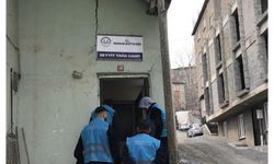 Hakkari’de yükümlüler camiler için seferber oldu