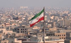 Buşehr Nükleer Enerji Santrali sahasına füze isabet etti