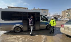 Yüksekova’da toplu taşıma araçları denetlendi