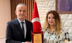 Hakkari’de sağlık yöneticilerine teşekkür plaketi