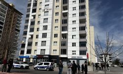 3'üncü kattaki evinin balkonundan düşüp öldü