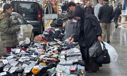 Hakkari’de bayram öncesi alışveriş tezgahları kuruldu