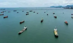 Hindistan'a ait LPG tankerleri Hürmüz Boğazı'ndan geçti