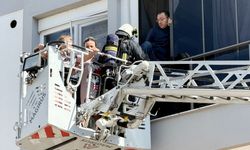 Antalya'da yangın; mahsur kalanlar kurtarıldı