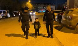 Hastanede kaybolan çocuk, 1 kilometre uzaklıkta bulundu