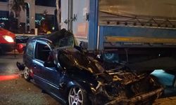 Park halindeki TIR'ın altına girdi: 1 ağır yaralı