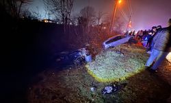 Çarpışan otomobiller kanala devrildi: 6 yaralı