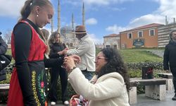 Edirne’de ‘Baba Marta’ etkinliği; bileklikler dağıtıldı