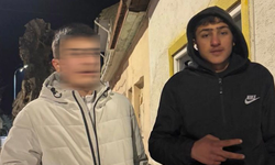 Tüfekle oynayan çocuk arkadaşını vurdu