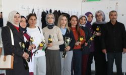 Meslektaşları Fatma Nur öğretmeni çiçeklerle andı