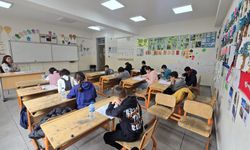 TÜGVA Hakkari öğrencileri kitapla buluşturdu