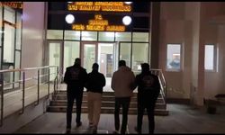 Kendilerini polis olarak tanıtıp, 2 kişiyi gasbettiler