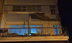 Balkonu çöken 4 katlı bina tahliye edildi