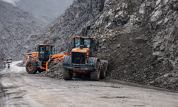 Hakkari - Yüksekova yolunda risk devam ediyor