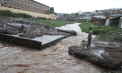 Kenya'daki selde hayatını kaybedenlerin sayısı 71'e yükseldi