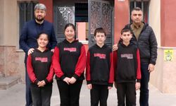 Okulda topladılar, mahallede borçları kapattılar