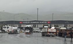 Habur’da ticaret kesintisiz sürüyor