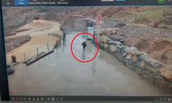 Şırnak’ta selden kaçış kamerada