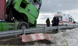 TIR’ı tamir ederken rahatsızlanan şoför, yaşamını yitirdi