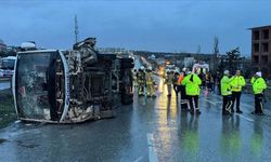 Servis aracı devrildi: 1 ölü, 9 yaralı