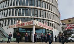 Jandarma ekipleri Bolu Belediyesi’nde arama yaptı