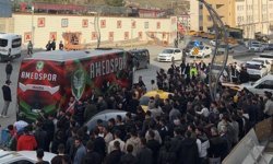 Amedspor otobüsü Hakkari taraftarını Diyarbakır’a taşıdı