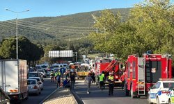 Tır kazasında can pazarı: 2 ölü, 2’si polis 5 yaralı