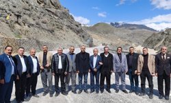 Hakkari-Van yolu tepkisi büyüyor: Muhtarlardan sert açıklama