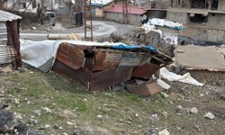 Şiddetli fırtına Hakkari’de hasara yol açtı