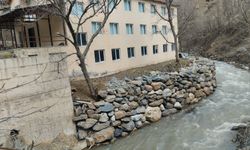 Hakkari’de olası taşkın riski DSİ müdahalesiyle engellendi