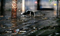 Osmaniye’de dereler taştı, araçlar sürüklendi