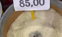 Açıkta satılan pirinçte kedi dışkısı görüldü