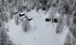 Ayder Yaylası’nda kar 20 santimetreye ulaştı