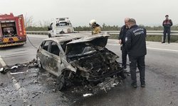 Bariyere çarpan otomobil alev aldı