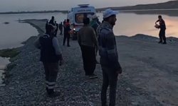 Çaya giren 2 çocuktan biri hayatını kaybetti