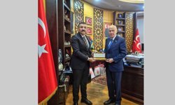 Aşiret Lideri Atlı Bahçeli'ye yol sorununu iletti