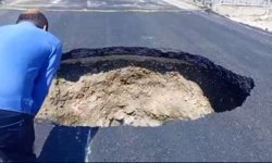 Çökme sonrası onarılan yolda çukur oluştu