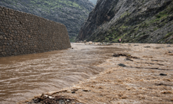Şemdinli-Derecik Karayolu ulaşıma kapandı