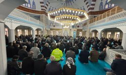 Hakkari'de şehit polisler  için mevlit programı düzenledi