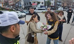 Gazetecilerden polislere tatlı sürpriz