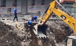 İnşaat temel kazısı sırasında doğal gaz borusu patladı
