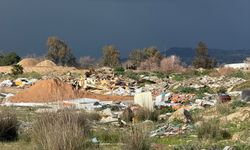Manavgat’ta doğa çöplerle kaplandı