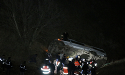 İşçileri taşıyan servis devrildi: 2 ölü