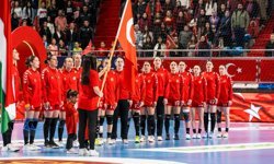 Milli maçta kalp krizi geçiren gazeteci hayatını kaybetti