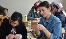 Hakkari’de sıralara bu defa öğretmenler oturdu