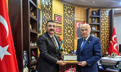 Aşiret Lideri Atlı Bahçeli'ye yol sorununu iletti