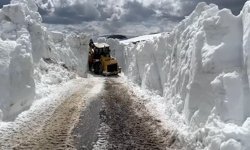 Nisanda 4 metrelik karla mücadele